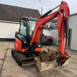 Kubota U27-4