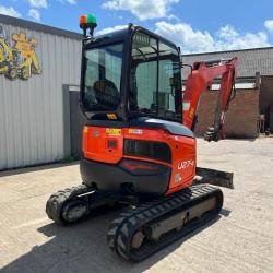 Kubota U27-4