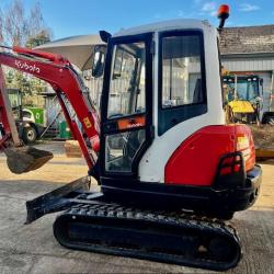 Kubota KX71-3