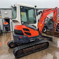 Kubota U25-3